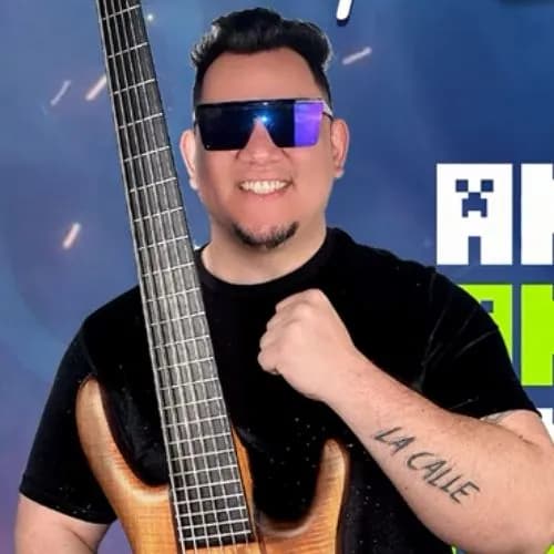 Músico y componente Ángel Castaños