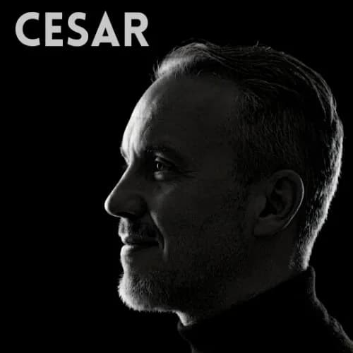 Músico y componente César González