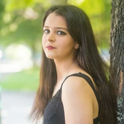 Músico y componente Julia Rodrigues