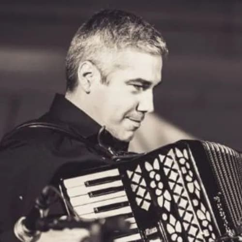 Músico y componente Luis María Álvarez
