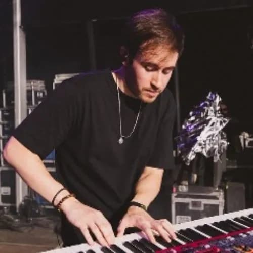 Músico y componente Marco Antonio Teixeira