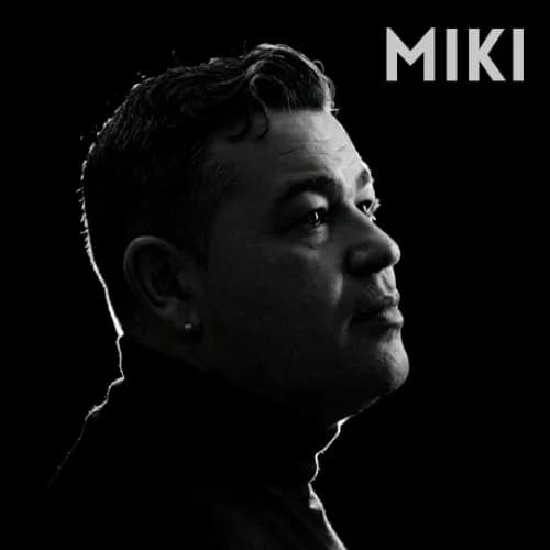 Músico y componente Miki González