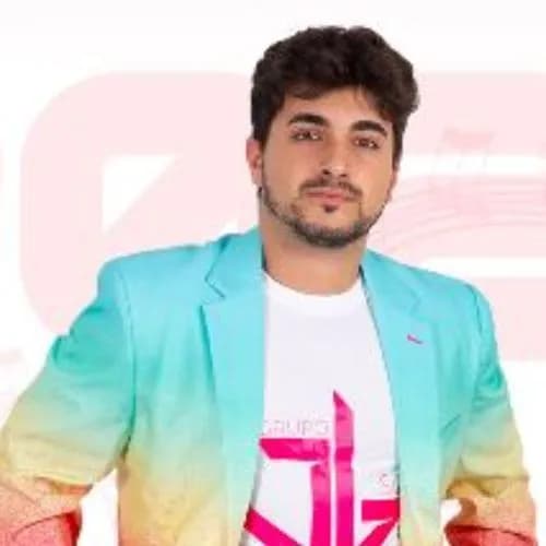 Músico y componente Nolann Peño