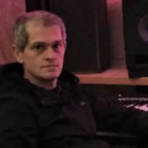 Músico y componente Oscar Vázquez
