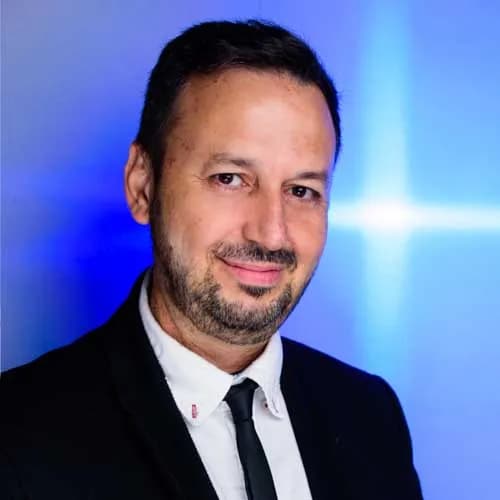 Músico y componente Raúl Hernández Moreno