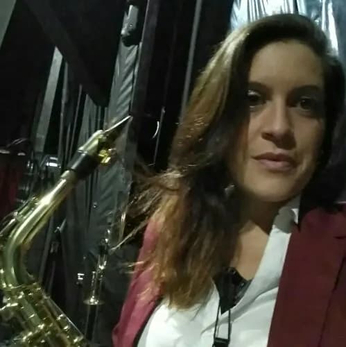Músico y componente Sara Rivas Raimúndez