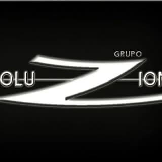 Espectáculo en vivo de la orquesta Grupo Revoluzión