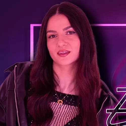 Músico y componente Elvira Gómez