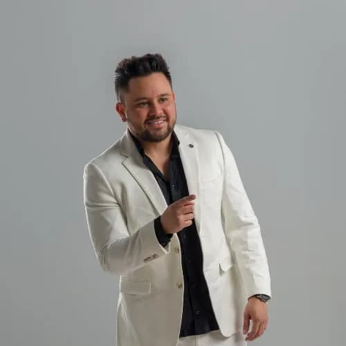 Músico y componente Juan Pérez